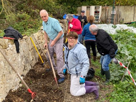 20251029 135749668 iOS bechage cordon 1